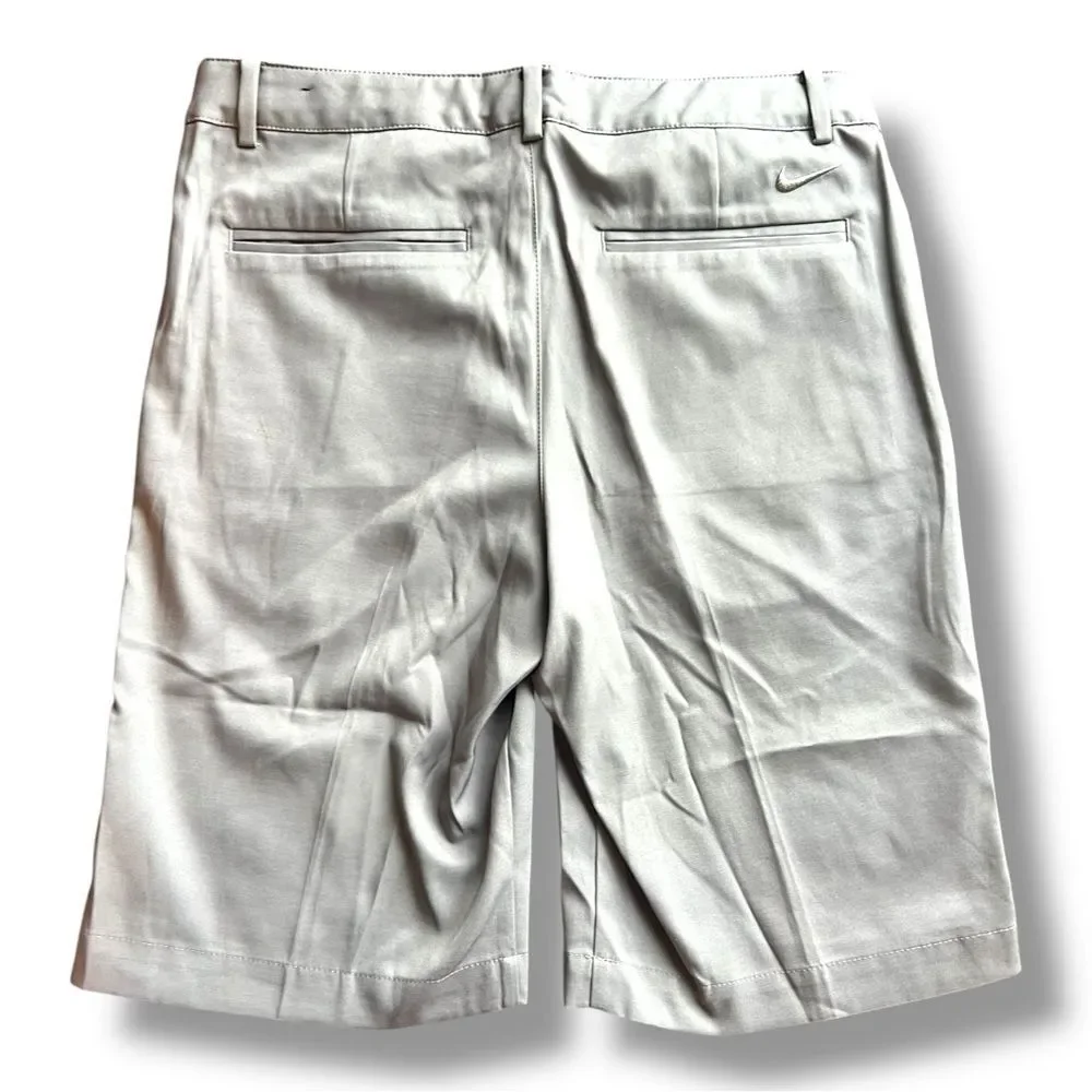 Nike Dri Fit Golf Gray Flat Front Youth Shorts Size L Casual Schoolcore Kidcore